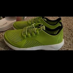 Crocs tennis shoes size 3 kids